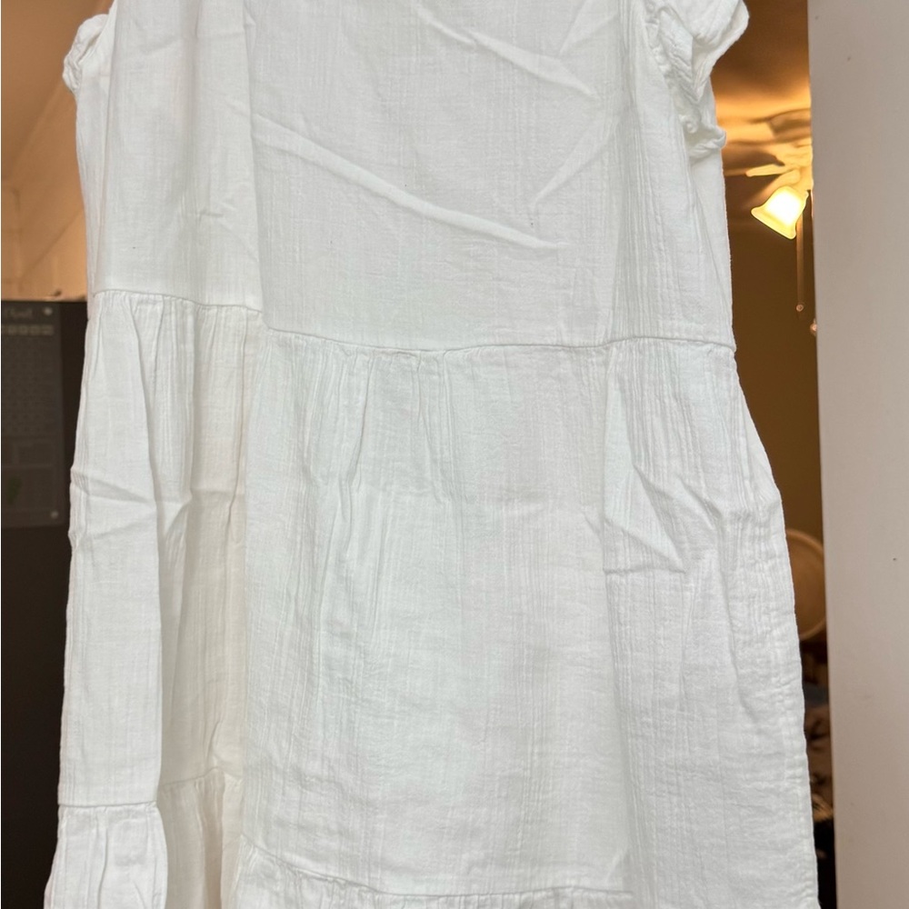 White Sleeveless Dress